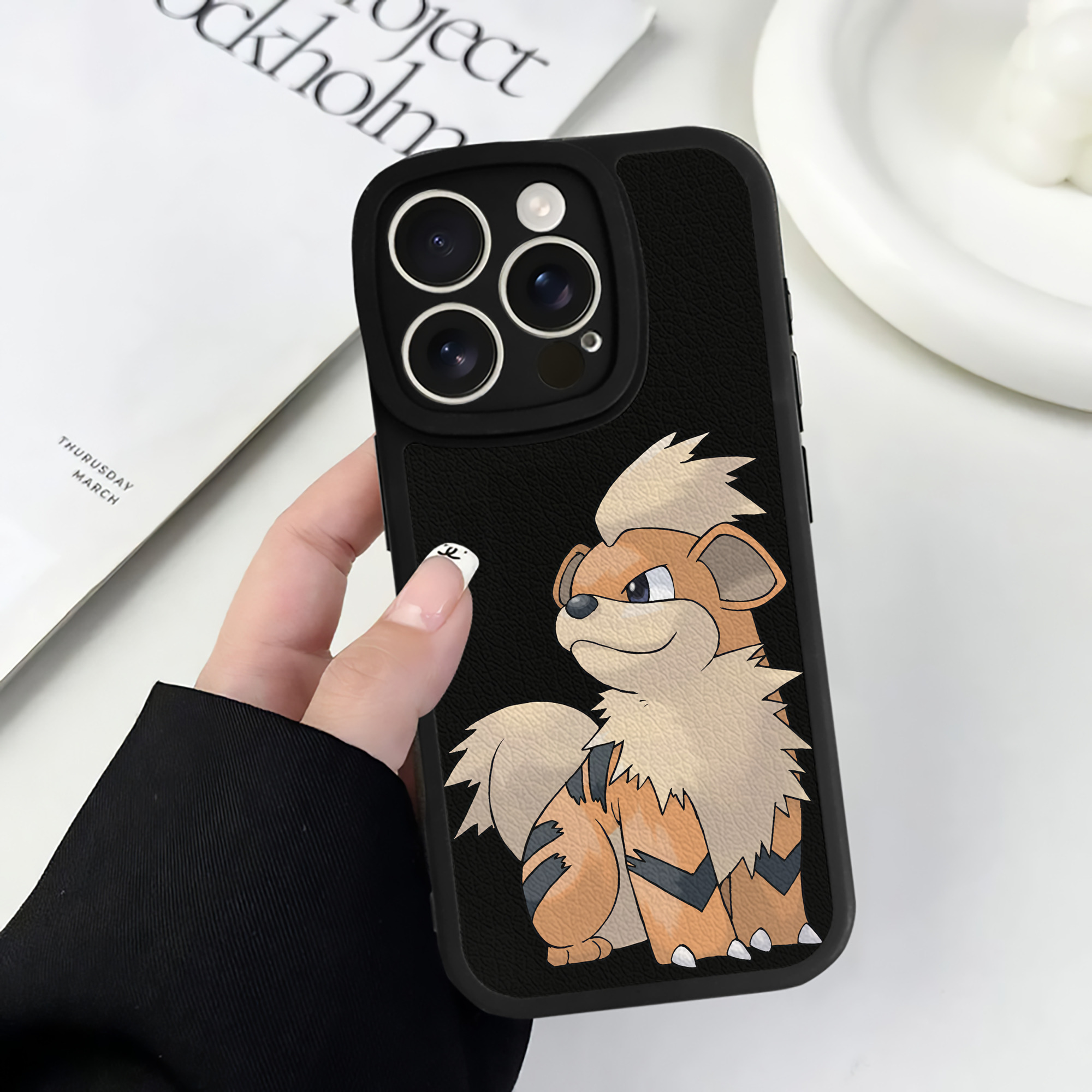（画像用） ポケットモンスター Pokémon 【iPhone 16シリーズ対応】シリコンスマホケース（レザー調） 材質：シリコン
